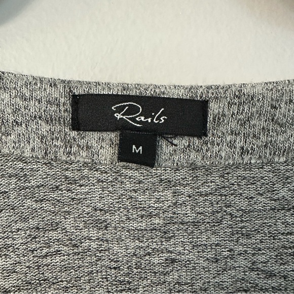 Rails Women’s Long Sleeve Leigh Melange Grey Studded V-Neck Size M GUC - Picture 4 of 8